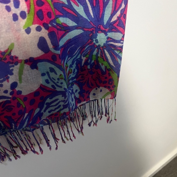 Lilly Pulitzer Resort Scarf - Picture 3 of 4